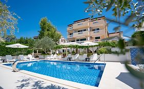 Pansion Villa Bok